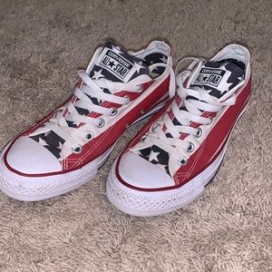 Converse Chuck Taylor All Star Low Top. Size: Women’s 7.5. Like new